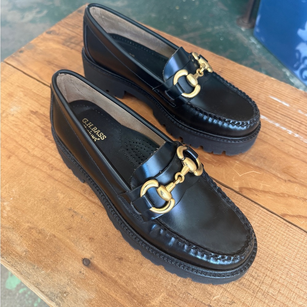 GH Bass platform loafer size 6 black
